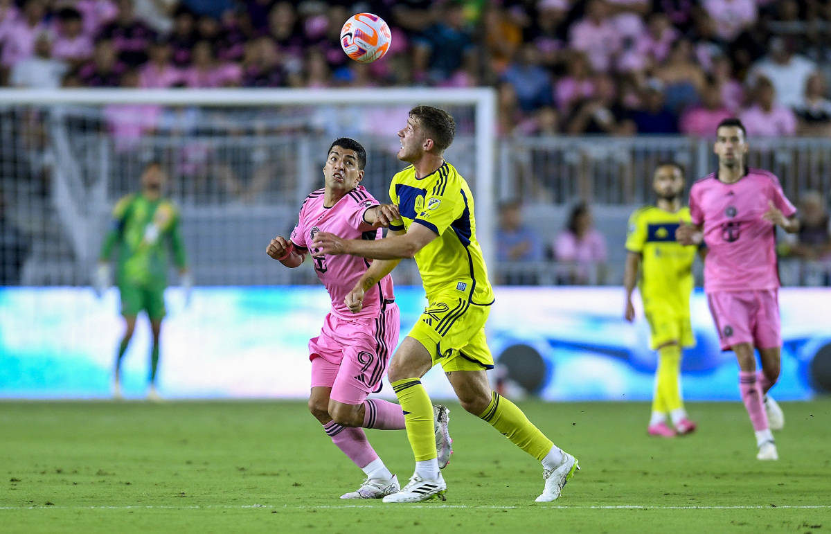 包含转折点！AC米兰回应争议，法国杯今晨攻防权衡，媒体盛赞，年轻球员得到机会的词条