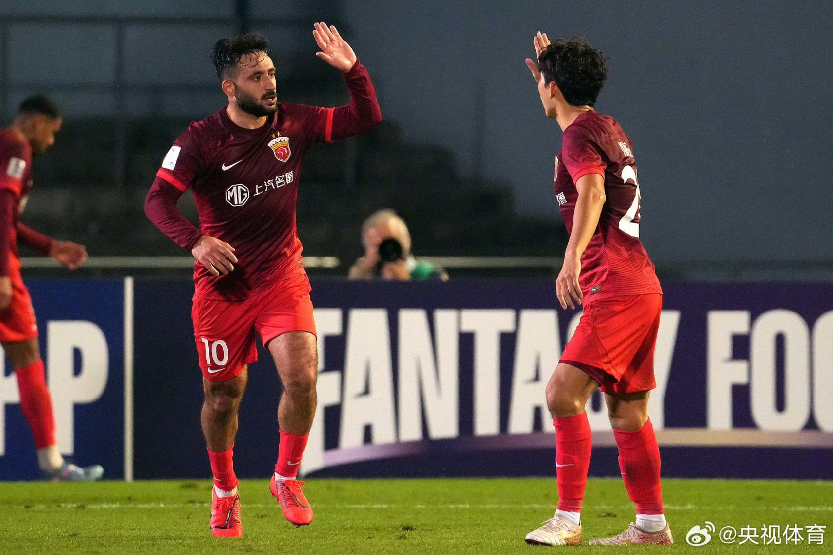 中超今晚再迎强敌，巴塞罗那止住颓势，主帅态度——气氛紧张，球队文化再被提及的简单介绍